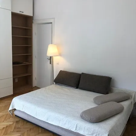 Apartment Interbelic Studio - Old Town - Armenian Quarter Bucharest